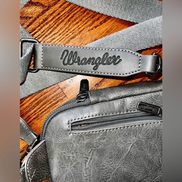 🩶🩶 NEW WRANGLER SLING BAG 🩶🩶 - Picture 8 of 8
